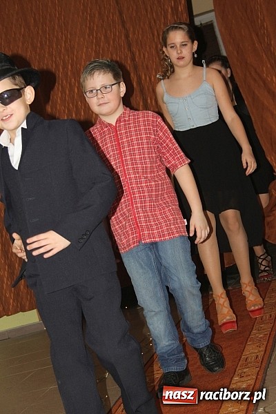 Zdjęcie w galerii na portalu naszraciborz.pl: Zaczarowana wojnowicka szkoła mody wiadomości z regionu