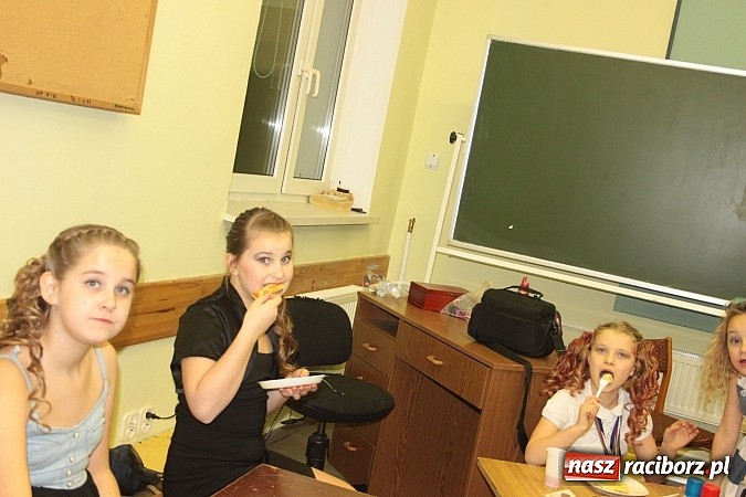 Zdjęcie w galerii na portalu naszraciborz.pl: Zaczarowana wojnowicka szkoła mody wiadomości z regionu