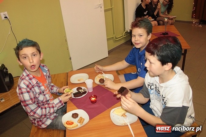 Zdjęcie w galerii na portalu naszraciborz.pl: Zaczarowana wojnowicka szkoła mody wiadomości z regionu