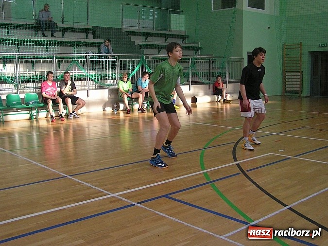 Zdjęcie w galerii na portalu naszraciborz.pl: Dw&oacute;jki siatkarskie rywalizowały w Arenie Rafako wiadomości z regionu