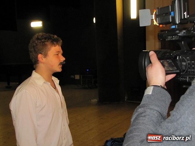 Zdjęcie w galerii na portalu naszraciborz.pl: Miłość, zazdrość, poznawanie siebie, czyli zabawa z teatrem na warsztatach zimowych w RCK wiadomości z regionu