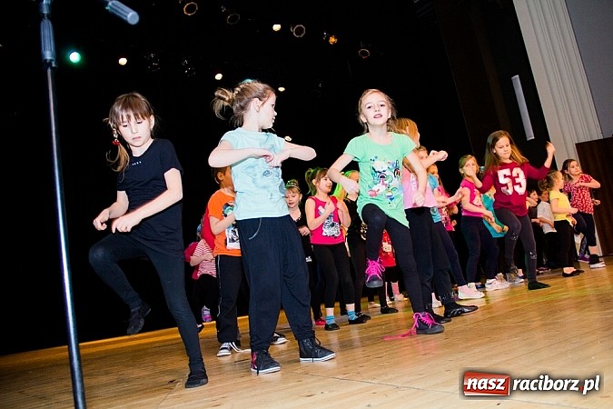 Zdjęcie w galerii na portalu naszraciborz.pl: Podsumowanie warsztatów tanecznych i wokalnych w RCK wiadomości z regionu