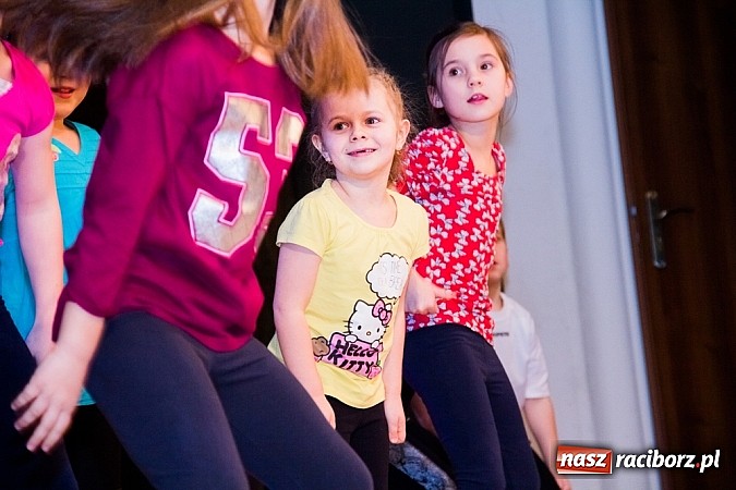 Zdjęcie w galerii na portalu naszraciborz.pl: Podsumowanie warsztatów tanecznych i wokalnych w RCK wiadomości z regionu