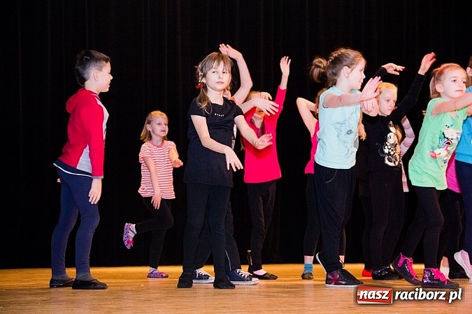 Zdjęcie w galerii na portalu naszraciborz.pl: Podsumowanie warsztatów tanecznych i wokalnych w RCK wiadomości z regionu