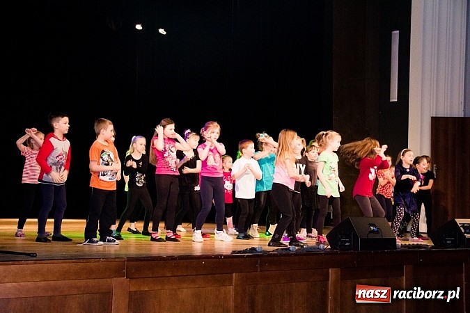 Zdjęcie w galerii na portalu naszraciborz.pl: Podsumowanie warsztatów tanecznych i wokalnych w RCK wiadomości z regionu
