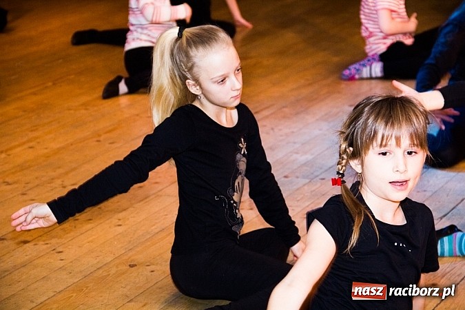 Zdjęcie w galerii na portalu naszraciborz.pl: Podsumowanie warsztatów tanecznych i wokalnych w RCK wiadomości z regionu