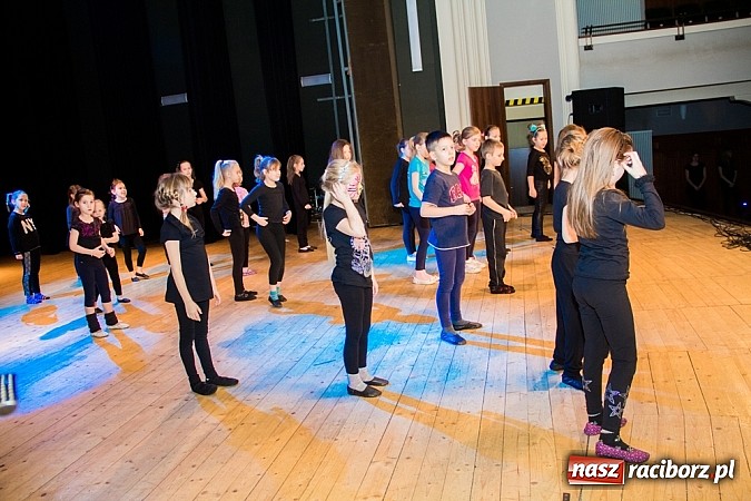 Zdjęcie w galerii na portalu naszraciborz.pl: Podsumowanie warsztatów tanecznych i wokalnych w RCK wiadomości z regionu