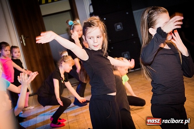 Zdjęcie w galerii na portalu naszraciborz.pl: Podsumowanie warsztatów tanecznych i wokalnych w RCK wiadomości z regionu