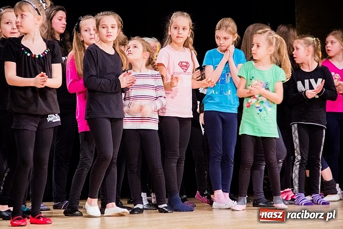 Zdjęcie w galerii na portalu naszraciborz.pl: Podsumowanie warsztatów tanecznych i wokalnych w RCK wiadomości z regionu