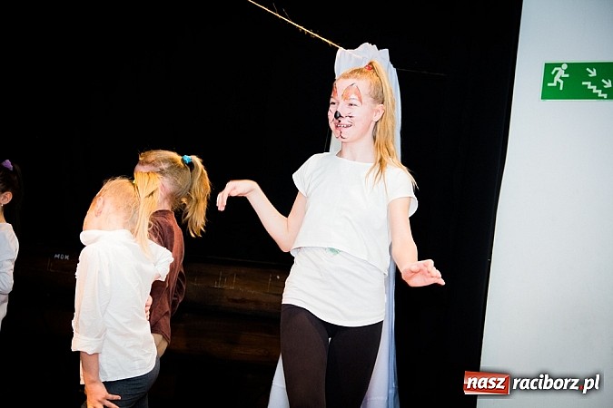 Zdjęcie w galerii na portalu naszraciborz.pl: Akademia Pana Kleksa zwieńczeniem zimowych warsztat&oacute;w w MDK wiadomości z regionu