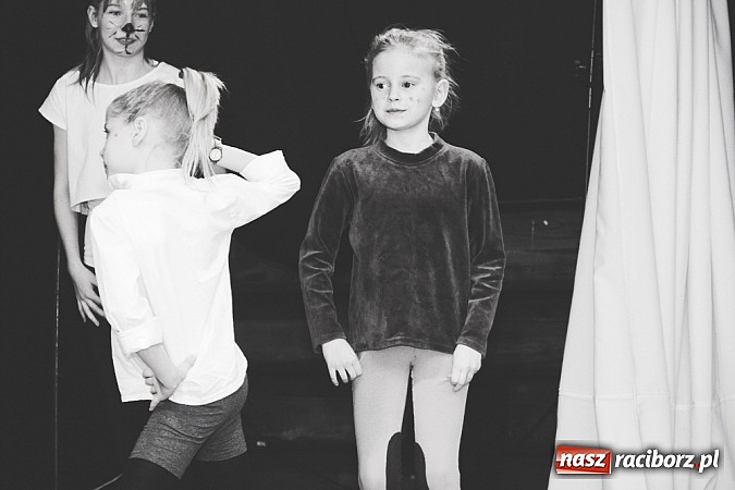 Zdjęcie w galerii na portalu naszraciborz.pl: Akademia Pana Kleksa zwieńczeniem zimowych warsztat&oacute;w w MDK wiadomości z regionu