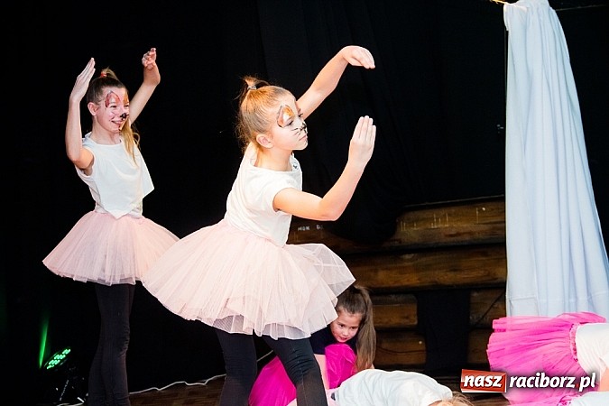 Zdjęcie w galerii na portalu naszraciborz.pl: Akademia Pana Kleksa zwieńczeniem zimowych warsztat&oacute;w w MDK wiadomości z regionu