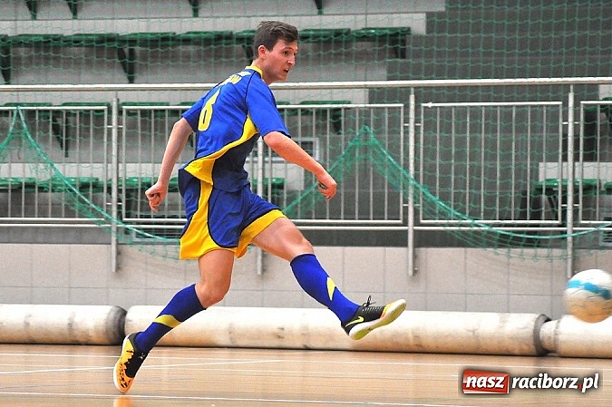 Zdjęcie w galerii na portalu naszraciborz.pl: Emocje w drugiej lidze. W karnych lepsze Szykowna Drużyna i Iras Team wiadomości z regionu
