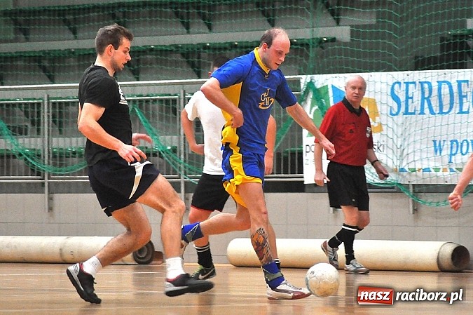 Zdjęcie w galerii na portalu naszraciborz.pl: Emocje w drugiej lidze. W karnych lepsze Szykowna Drużyna i Iras Team wiadomości z regionu