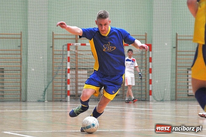 Zdjęcie w galerii na portalu naszraciborz.pl: Emocje w drugiej lidze. W karnych lepsze Szykowna Drużyna i Iras Team wiadomości z regionu