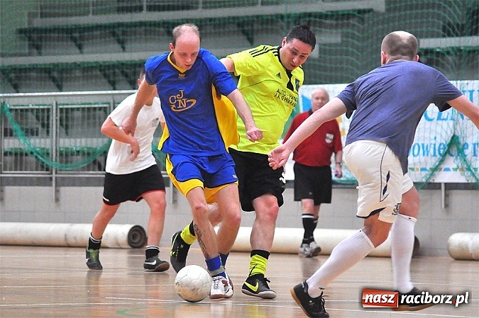 Zdjęcie w galerii na portalu naszraciborz.pl: Emocje w drugiej lidze. W karnych lepsze Szykowna Drużyna i Iras Team wiadomości z regionu