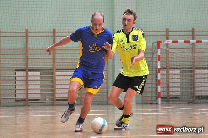 Zdjęcie w galerii na portalu naszraciborz.pl: Emocje w drugiej lidze. W karnych lepsze Szykowna Drużyna i Iras Team wiadomości z regionu