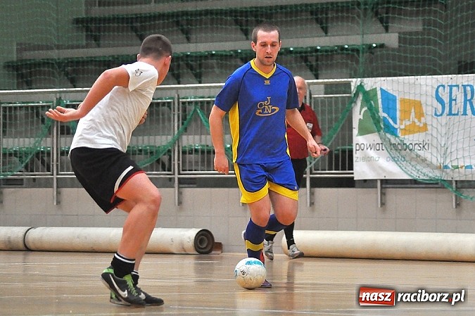Zdjęcie w galerii na portalu naszraciborz.pl: Emocje w drugiej lidze. W karnych lepsze Szykowna Drużyna i Iras Team wiadomości z regionu