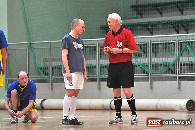 Zdjęcie w galerii na portalu naszraciborz.pl: Emocje w drugiej lidze. W karnych lepsze Szykowna Drużyna i Iras Team wiadomości z regionu