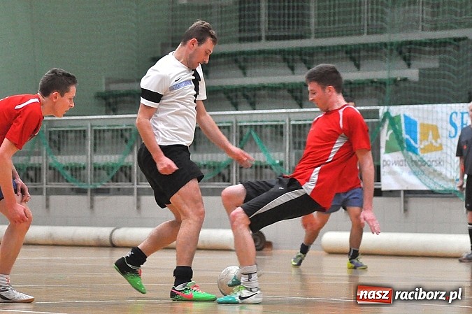 Zdjęcie w galerii na portalu naszraciborz.pl: Emocje w drugiej lidze. W karnych lepsze Szykowna Drużyna i Iras Team wiadomości z regionu