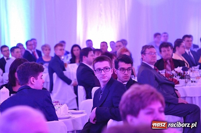 Zdjęcie w galerii na portalu naszraciborz.pl: W Pietrowicach Wielkich wręczono gospodarcze Oskary. Po raz pierwszy dla młodych firm wiadomości z regionu