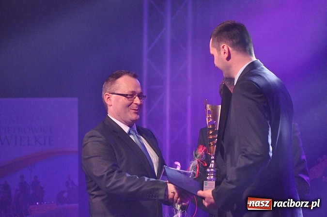 Zdjęcie w galerii na portalu naszraciborz.pl: W Pietrowicach Wielkich wręczono gospodarcze Oskary. Po raz pierwszy dla młodych firm wiadomości z regionu