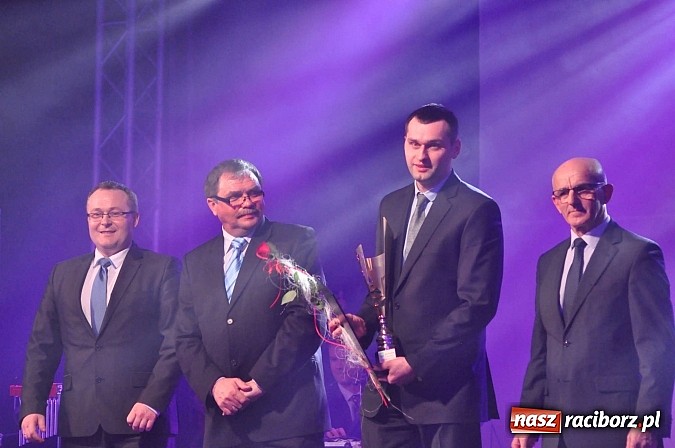 Zdjęcie w galerii na portalu naszraciborz.pl: W Pietrowicach Wielkich wręczono gospodarcze Oskary. Po raz pierwszy dla młodych firm wiadomości z regionu