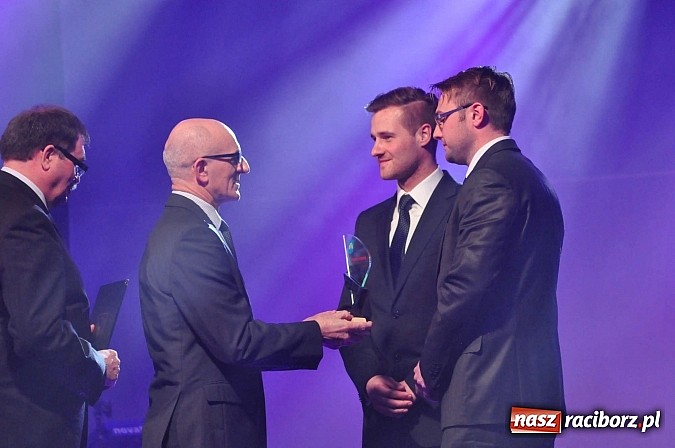 Zdjęcie w galerii na portalu naszraciborz.pl: W Pietrowicach Wielkich wręczono gospodarcze Oskary. Po raz pierwszy dla młodych firm wiadomości z regionu