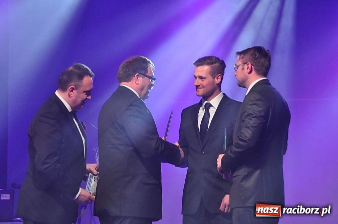 Zdjęcie w galerii na portalu naszraciborz.pl: W Pietrowicach Wielkich wręczono gospodarcze Oskary. Po raz pierwszy dla młodych firm wiadomości z regionu