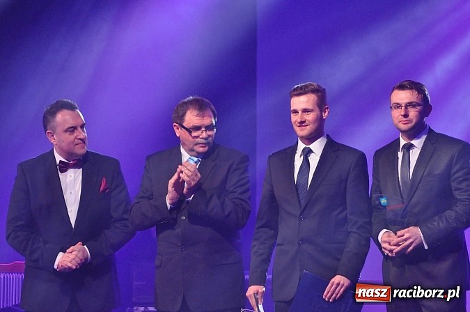 Zdjęcie w galerii na portalu naszraciborz.pl: W Pietrowicach Wielkich wręczono gospodarcze Oskary. Po raz pierwszy dla młodych firm wiadomości z regionu
