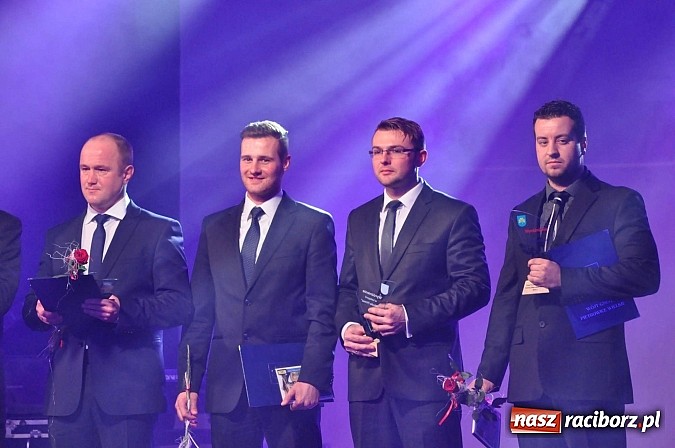 Zdjęcie w galerii na portalu naszraciborz.pl: W Pietrowicach Wielkich wręczono gospodarcze Oskary. Po raz pierwszy dla młodych firm wiadomości z regionu