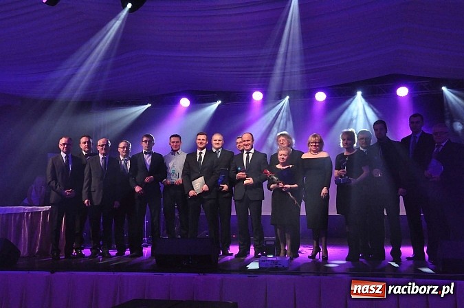 Zdjęcie w galerii na portalu naszraciborz.pl: W Pietrowicach Wielkich wręczono gospodarcze Oskary. Po raz pierwszy dla młodych firm wiadomości z regionu
