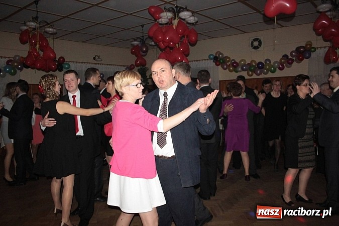 Zdjęcie w galerii na portalu naszraciborz.pl: Wojnowiczanie szaleli na balu walentynkowym wiadomości z regionu