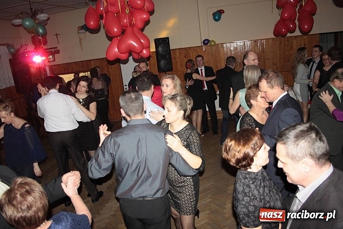 Zdjęcie w galerii na portalu naszraciborz.pl: Wojnowiczanie szaleli na balu walentynkowym wiadomości z regionu