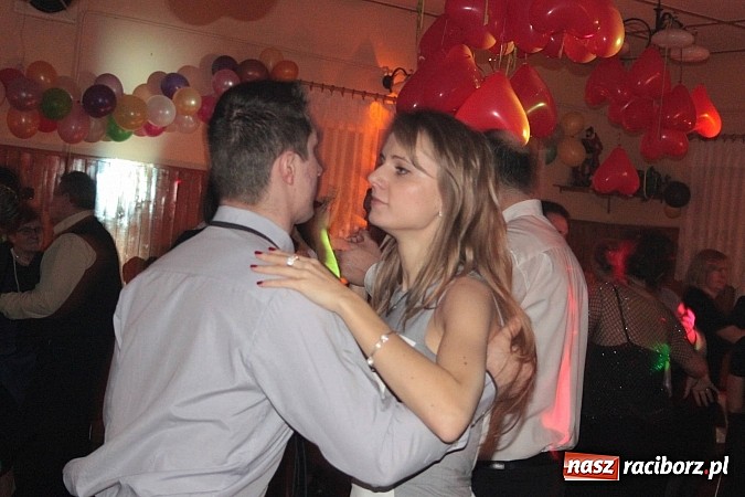 Zdjęcie w galerii na portalu naszraciborz.pl: Wojnowiczanie szaleli na balu walentynkowym wiadomości z regionu
