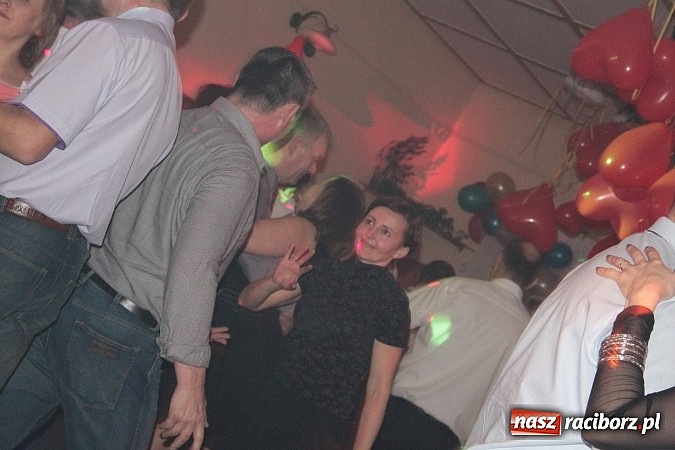 Zdjęcie w galerii na portalu naszraciborz.pl: Wojnowiczanie szaleli na balu walentynkowym wiadomości z regionu