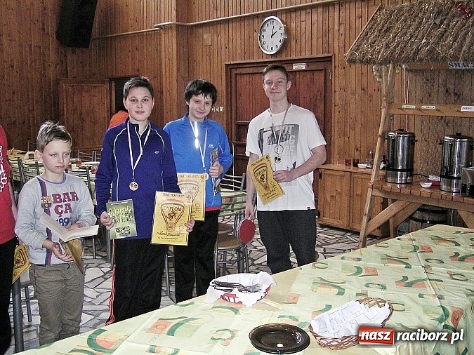 Zdjęcie w galerii na portalu naszraciborz.pl: Narciarstwo w wykonaniu tenisistów TKKF RAFAKO wiadomości z regionu