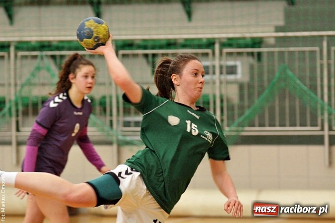 Zdjęcie w galerii na portalu naszraciborz.pl: VI Turniej Piłki Ręcznej Juniorek Młodszych o Puchar Starosty Raciborskiego wiadomości z regionu