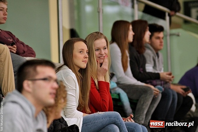 Zdjęcie w galerii na portalu naszraciborz.pl: VI Turniej Piłki Ręcznej Juniorek Młodszych o Puchar Starosty Raciborskiego wiadomości z regionu