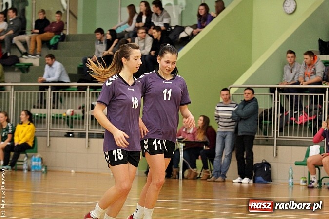Zdjęcie w galerii na portalu naszraciborz.pl: VI Turniej Piłki Ręcznej Juniorek Młodszych o Puchar Starosty Raciborskiego wiadomości z regionu