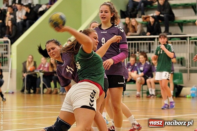 Zdjęcie w galerii na portalu naszraciborz.pl: VI Turniej Piłki Ręcznej Juniorek Młodszych o Puchar Starosty Raciborskiego wiadomości z regionu
