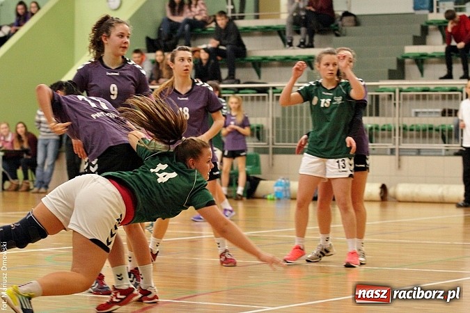Zdjęcie w galerii na portalu naszraciborz.pl: VI Turniej Piłki Ręcznej Juniorek Młodszych o Puchar Starosty Raciborskiego wiadomości z regionu