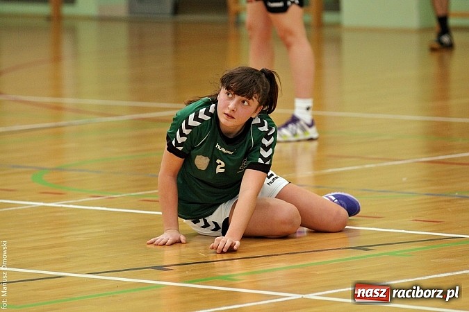 Zdjęcie w galerii na portalu naszraciborz.pl: VI Turniej Piłki Ręcznej Juniorek Młodszych o Puchar Starosty Raciborskiego wiadomości z regionu