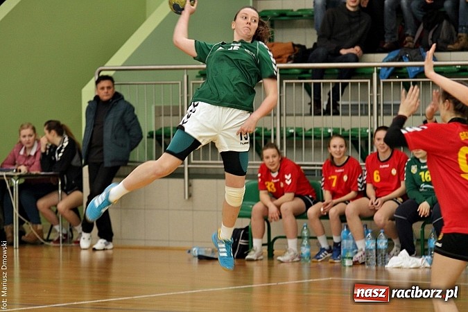 Zdjęcie w galerii na portalu naszraciborz.pl: VI Turniej Piłki Ręcznej Juniorek Młodszych o Puchar Starosty Raciborskiego wiadomości z regionu