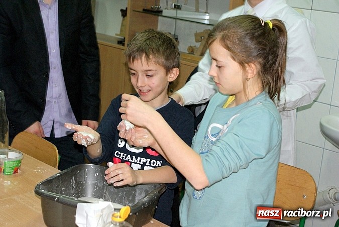 Zdjęcie w galerii na portalu naszraciborz.pl: Półmetek ferii w klubach SM Nowoczesna wiadomości z regionu