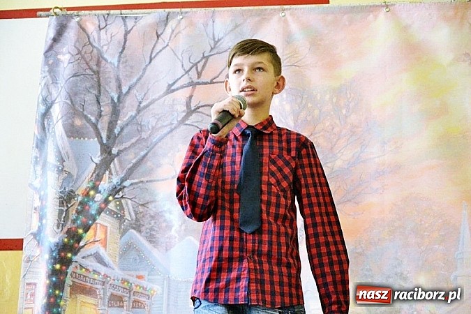 Zdjęcie w galerii na portalu naszraciborz.pl: Obcojęzyczne kolędowanie w Pietrowicach Wielkich wiadomości z regionu