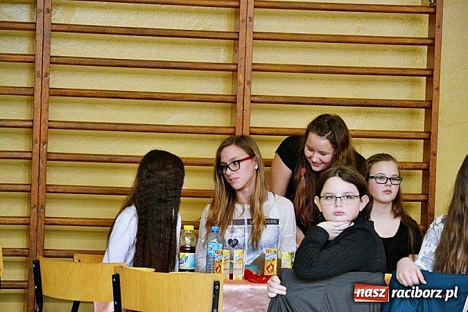 Zdjęcie w galerii na portalu naszraciborz.pl: Obcojęzyczne kolędowanie w Pietrowicach Wielkich wiadomości z regionu