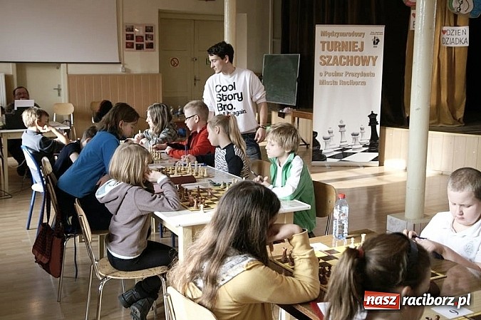 Zdjęcie w galerii na portalu naszraciborz.pl: Szachowe zmagania w Turnieju o Puchar Prezydenta Raciborza wiadomości z regionu