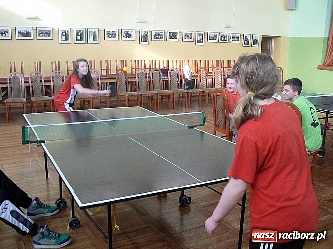 Zdjęcie w galerii na portalu naszraciborz.pl: Zacięta rywalizacja w Kobyli w ramach ferii z Gminnym Ośrodkiem Kultury wiadomości z regionu