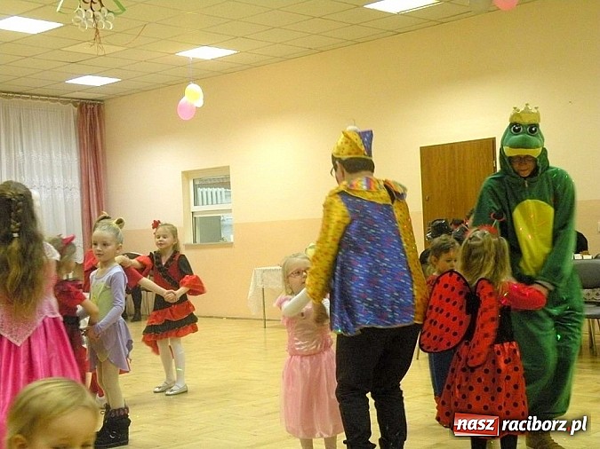 Zdjęcie w galerii na portalu naszraciborz.pl: Bal przebierańców w Bojanowie wiadomości z regionu